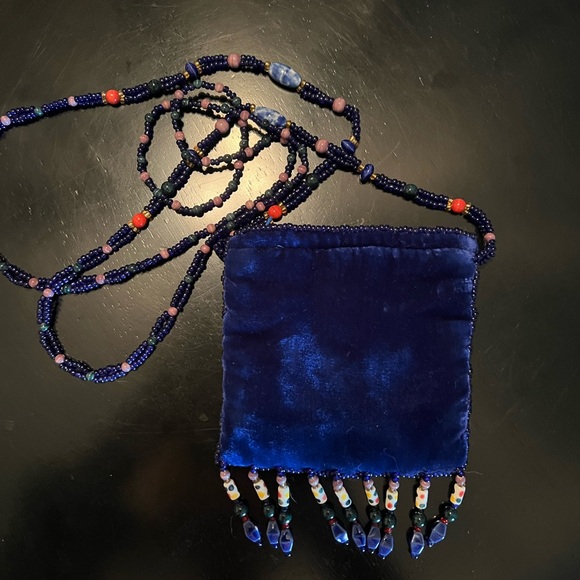 Exotic card and coin purse purchased in Dubai. - Picture 4 of 7